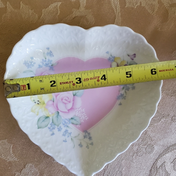 Vintage MIKASA  Porcelain Heart Dish 💞 - Picture 3 of 4